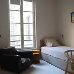 Beautiful Bright Near Champs Elysees Apartment *