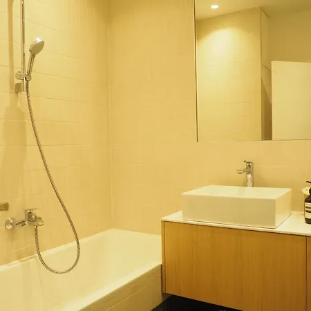Beautiful Bright Near Champs Elysées Appartement