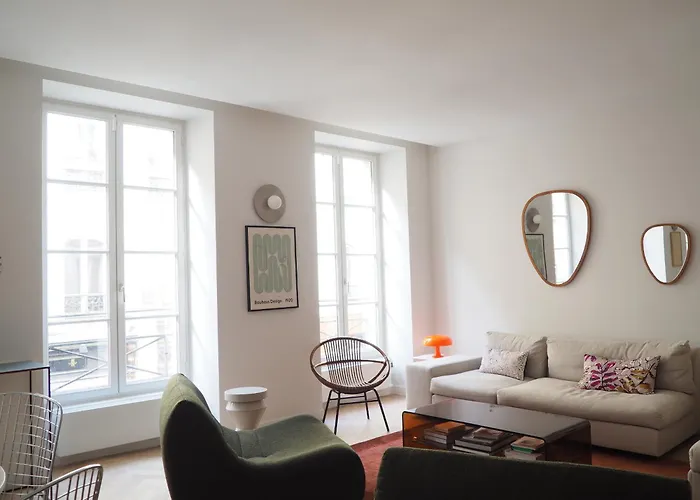 Апартаменты Beautiful Bright Near Champs Elysees *